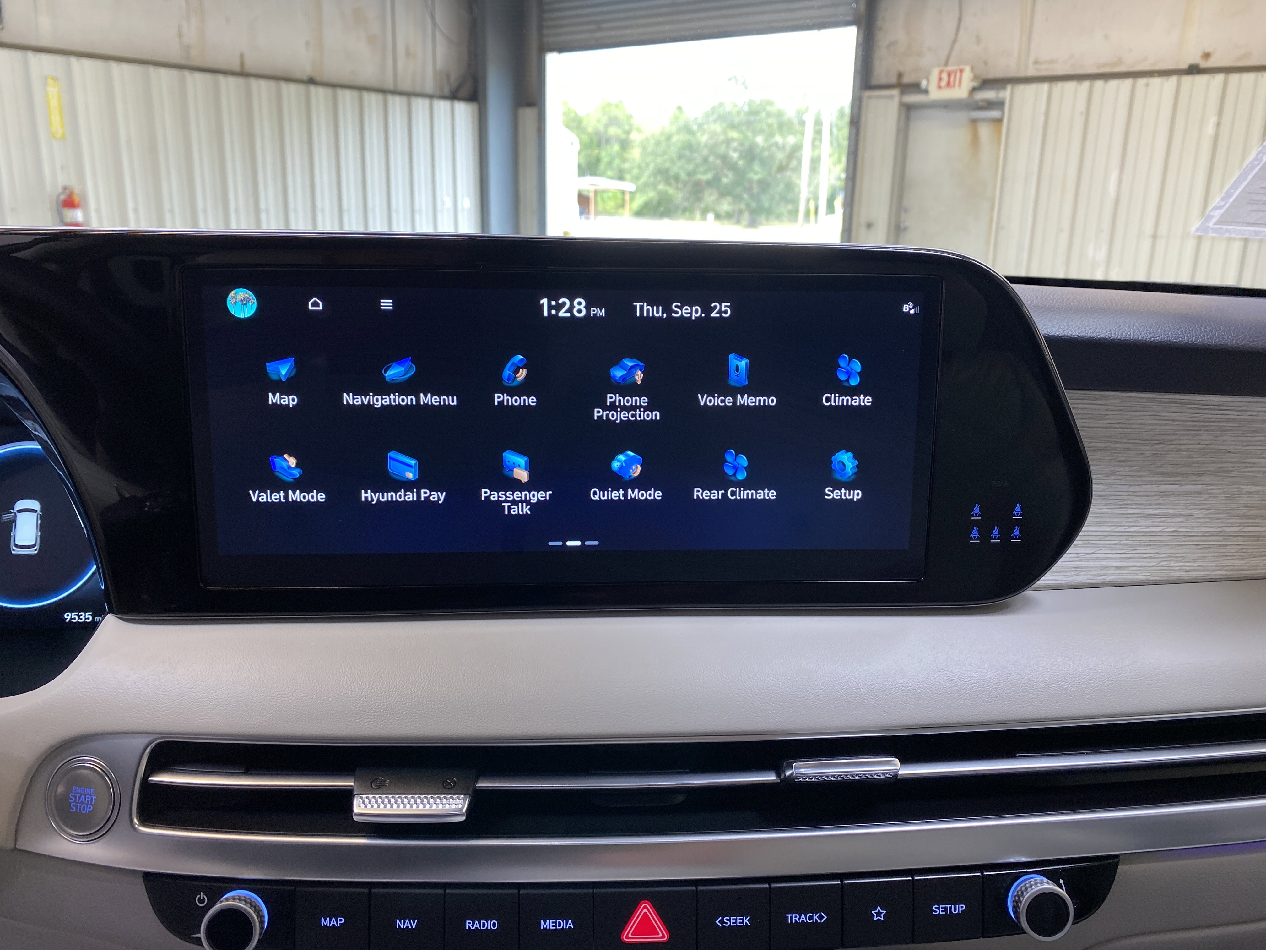 Used 2025 Hyundai Palisade Calligraphy image 41
