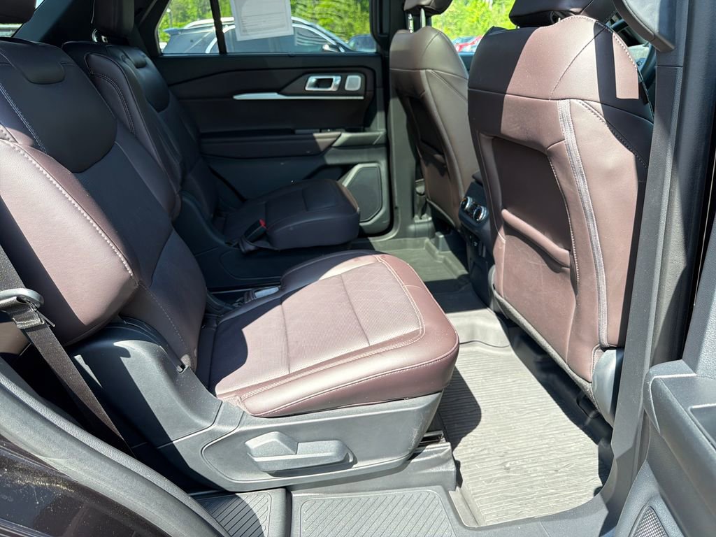 Used 2025 Ford Explorer Platinum RWD image 54