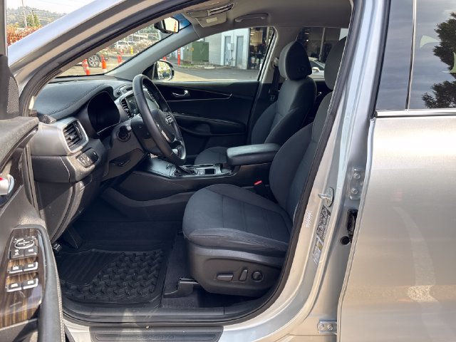 Used 2019 Kia Sorento FWD w/ Option Group 020 image 16