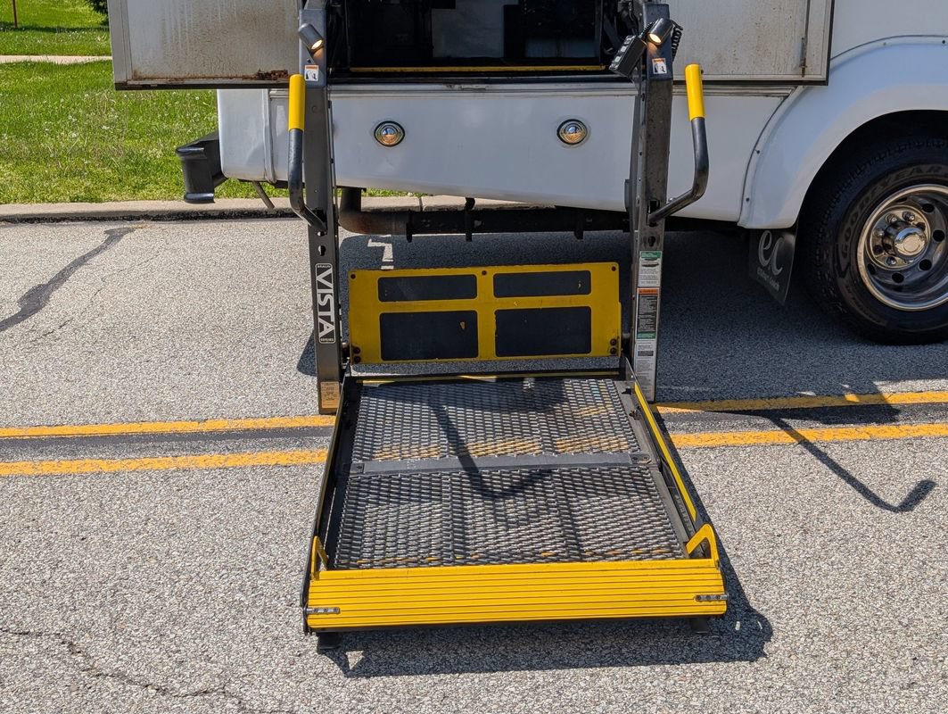 Used 2007 Ford E-450 and Econoline 450 RWD image 27