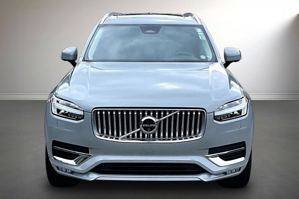 Used 2024 Volvo XC90 B5 Plus AWD/4WD image 2