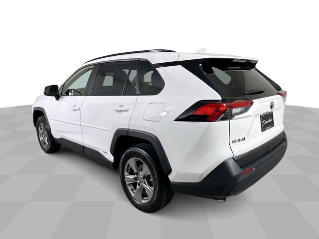 Used 2022 Toyota RAV4 LE AWD/4WD image 6