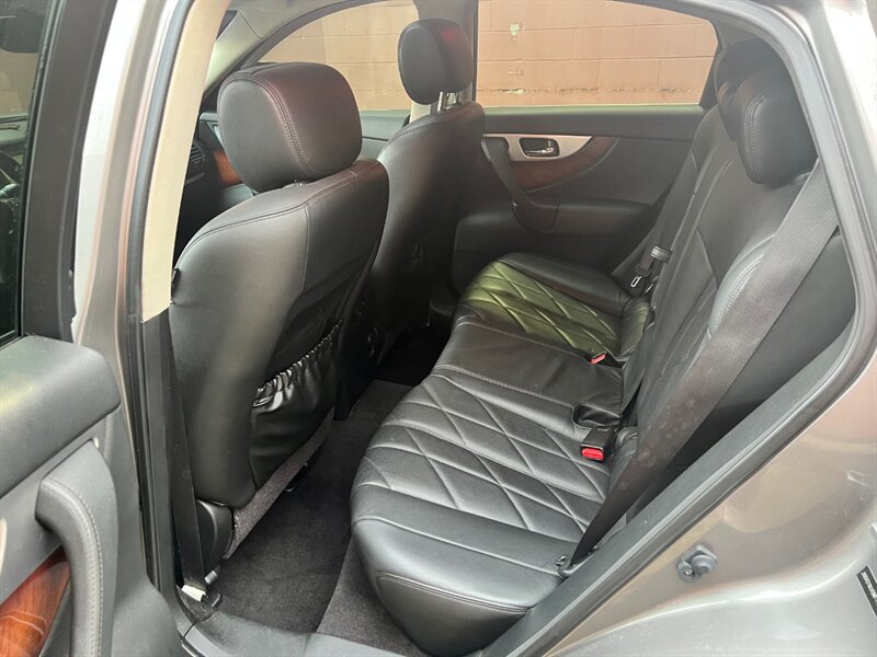 Used 2011 INFINITI FX35 2WD w/ Premium Pkg image 11