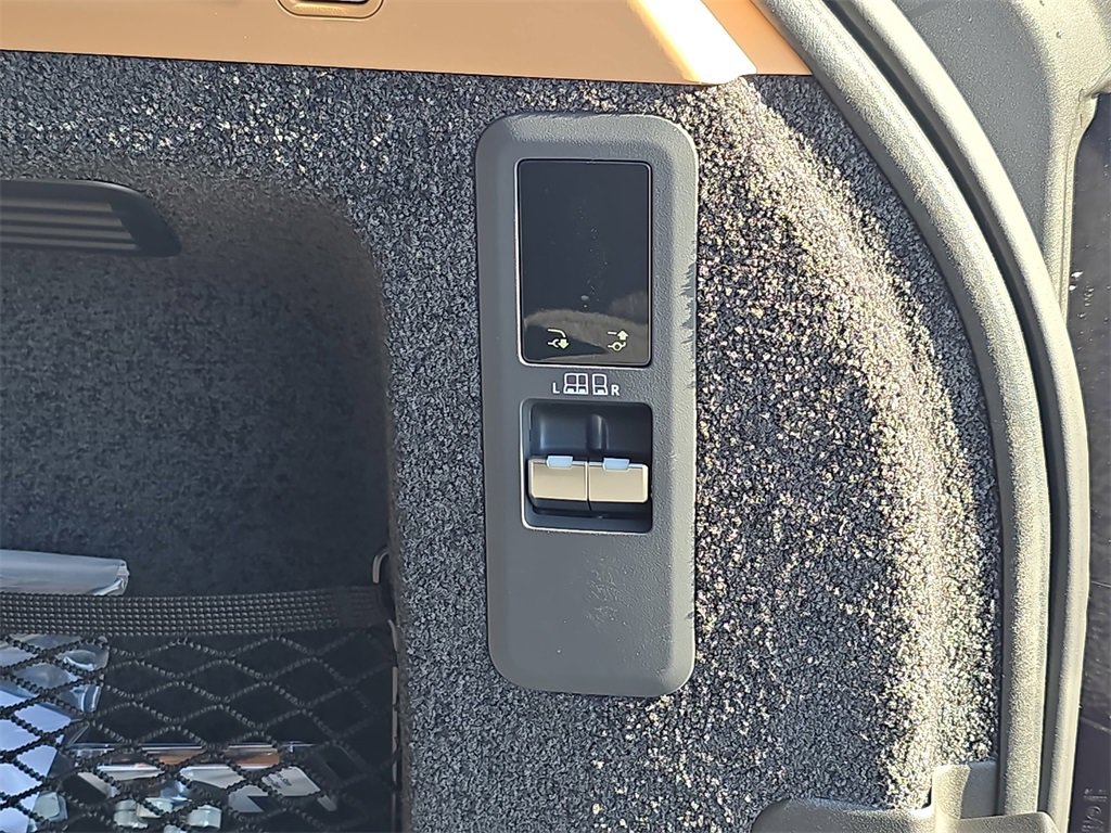 New 2026 Land Rover Range Rover SE image 14