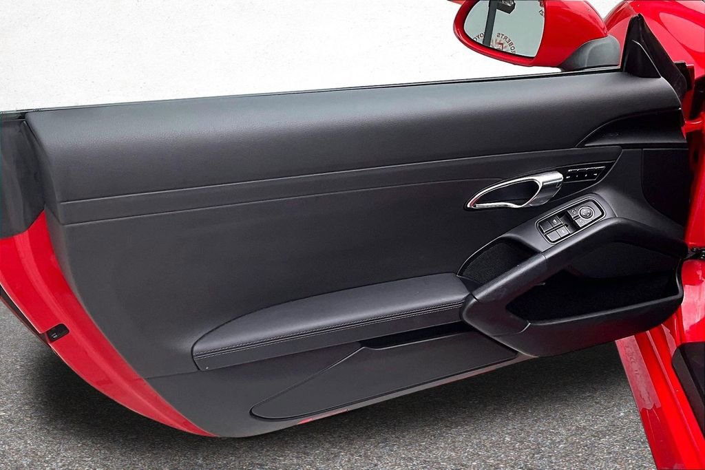 Used 2016 Porsche Cayman S image 17