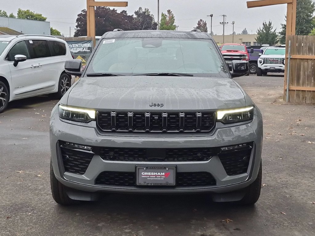 New 2027 Jeep Grand Cherokee Summit AWD/4WD image 2