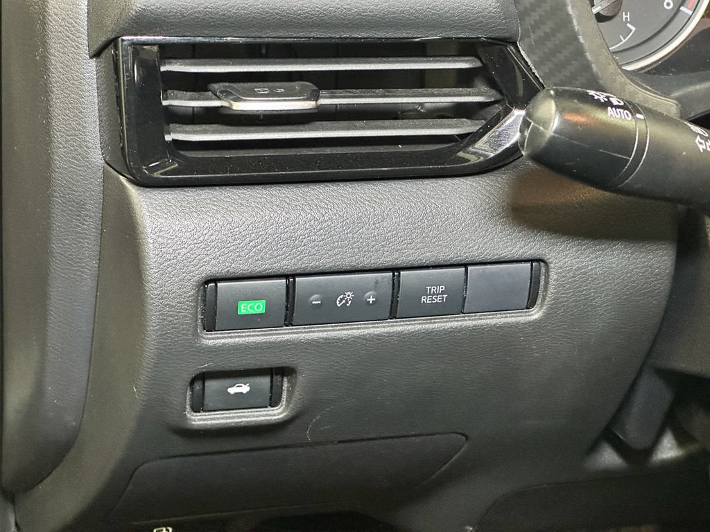 Used 2024 Nissan Sentra SV FWD image 22