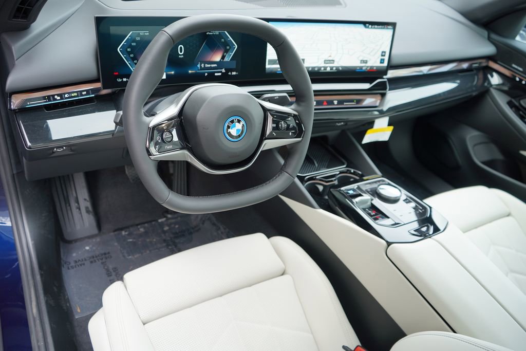New 2026 BMW i5 eDrive40 w/ Premium Package image 13