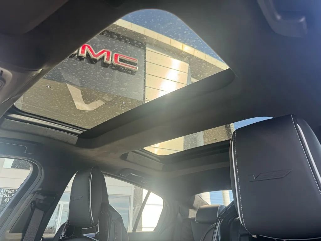 New 2026 Cadillac CT5 V Blackwing w/ Carbon Fiber 1 Package image 11