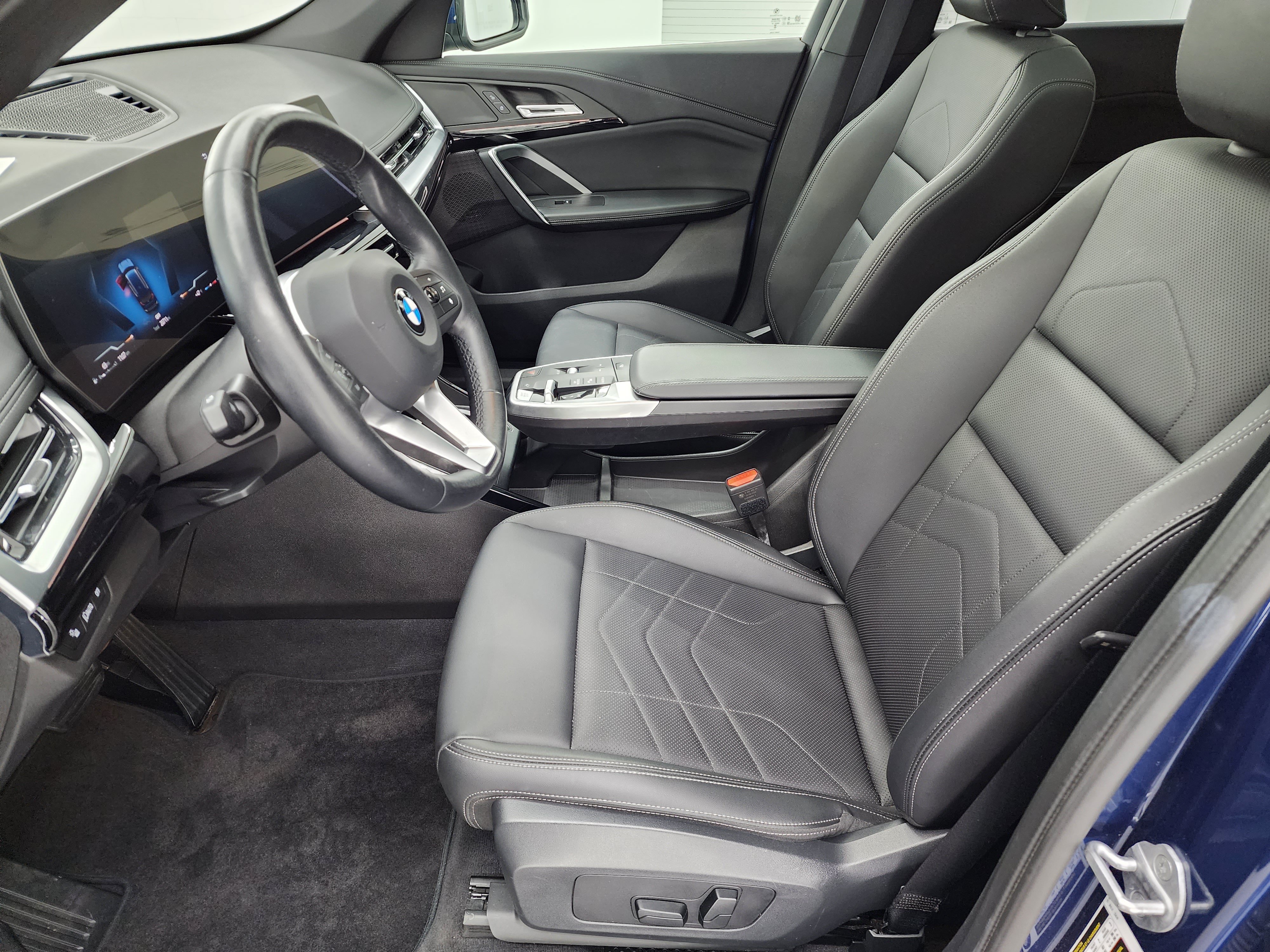 Used 2025 BMW X1 xDrive28i AWD/4WD image 8