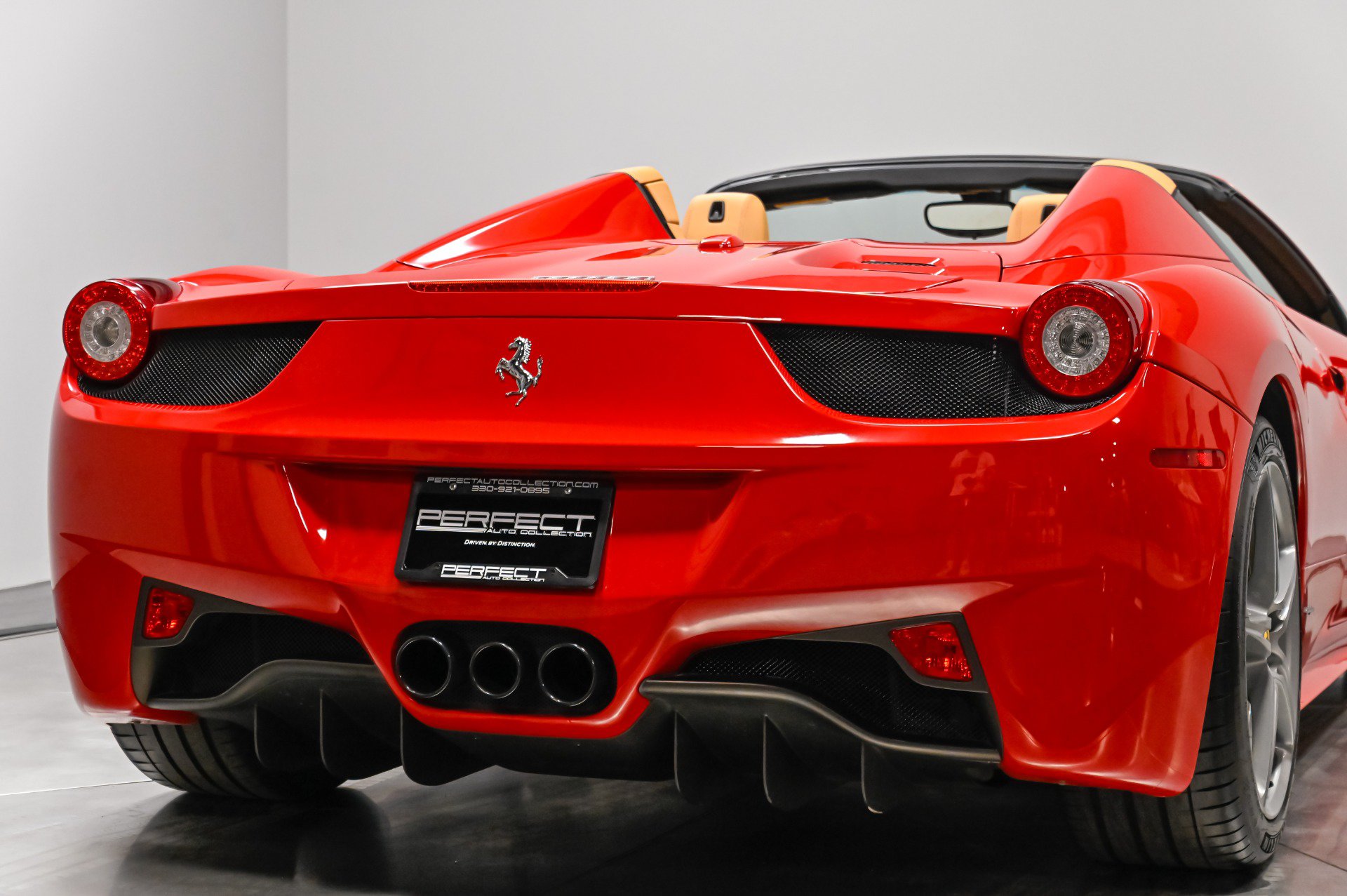 Used 2013 Ferrari 458 Spider RWD image 57