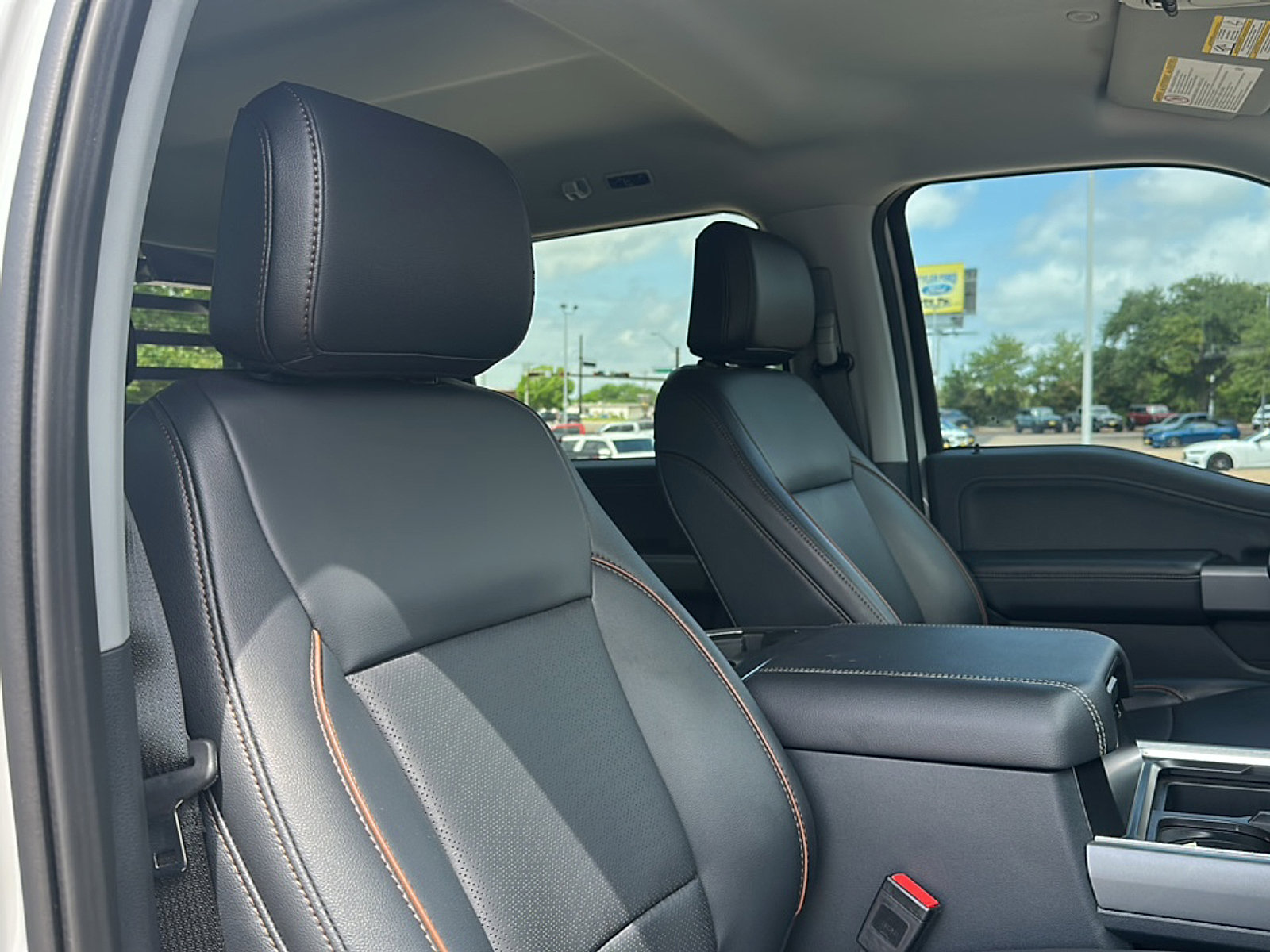 Used 2025 Ford F550 4x4 Crew Cab Super Duty image 17