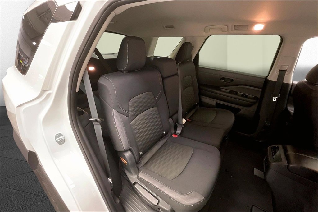 Certified 2024 Nissan Pathfinder SV image 14