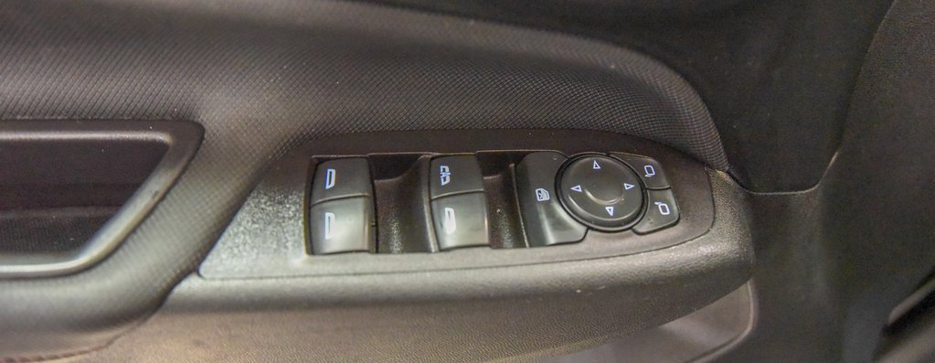 Used 2022 Chevrolet Equinox RS w/ RS Leather Package image 17