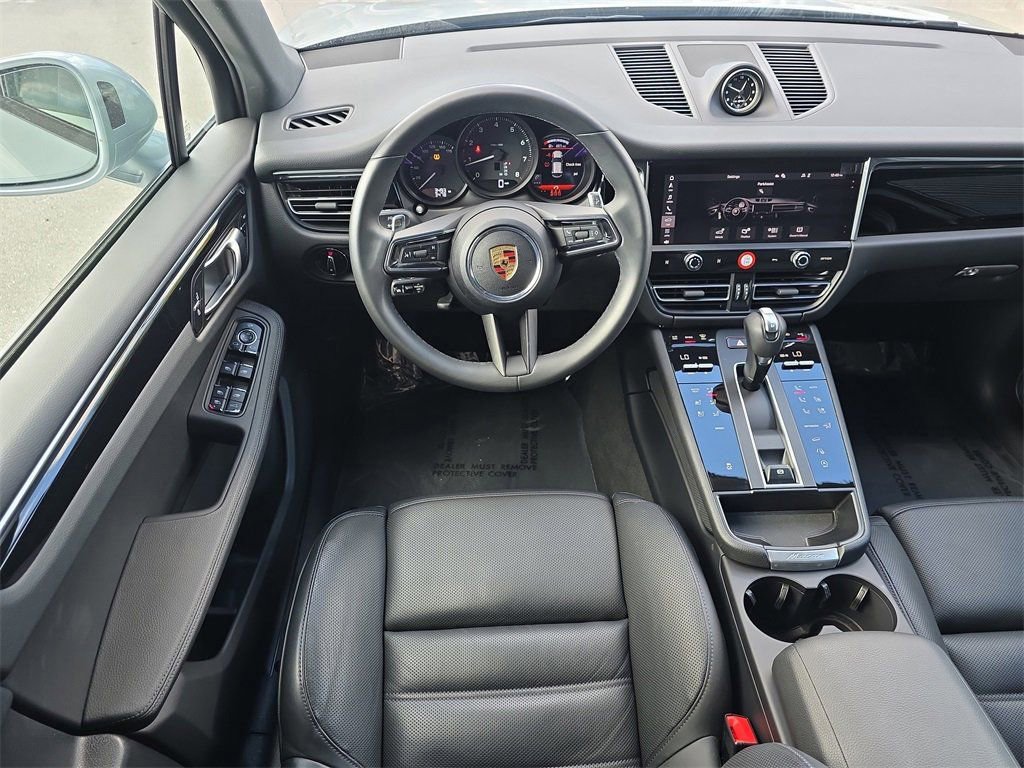 Certified 2025 Porsche Macan image 21