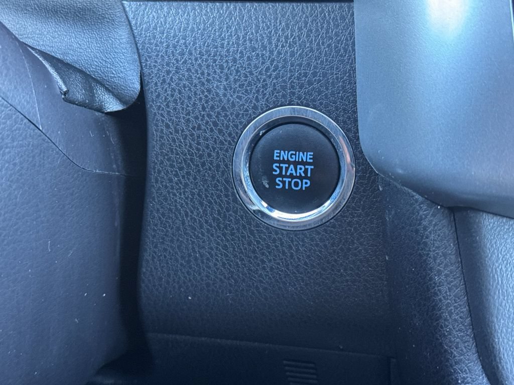 Used 2019 Toyota Highlander SE AWD/4WD image 29