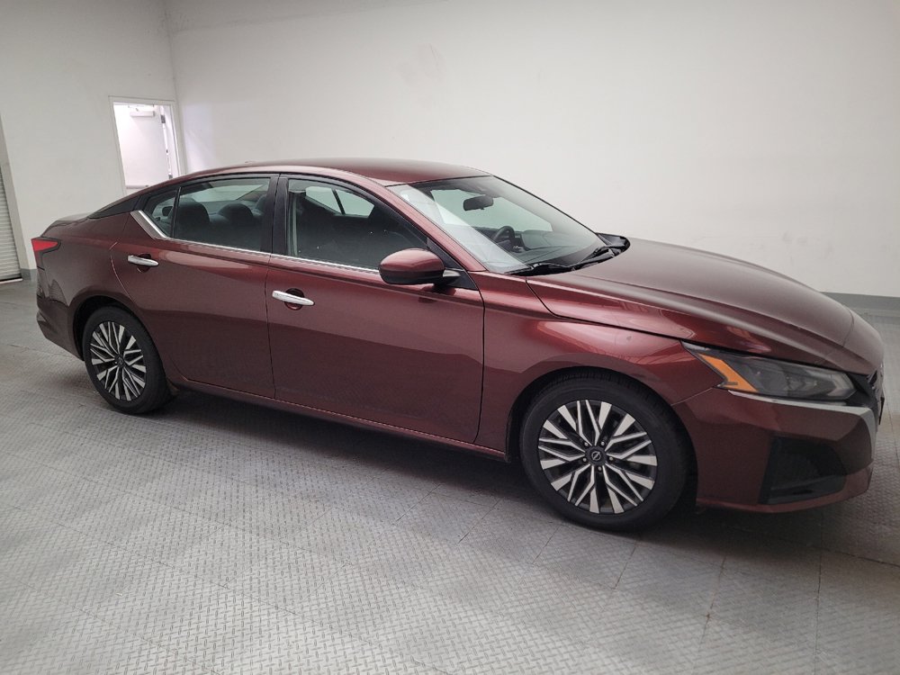 Used 2023 Nissan Altima 2.5 SV FWD image 11