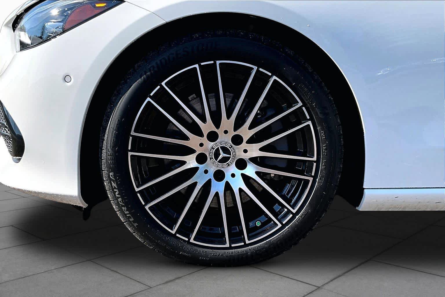 Used 2025 Mercedes-Benz C 300 4MATIC Sedan image 11