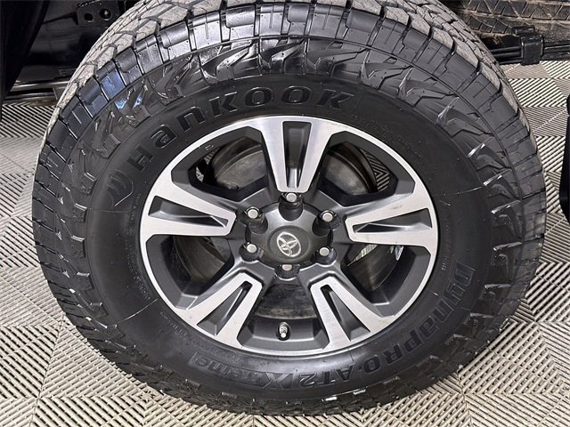 Used 2019 Toyota Tacoma TRD Sport w/ Technology Package image 34