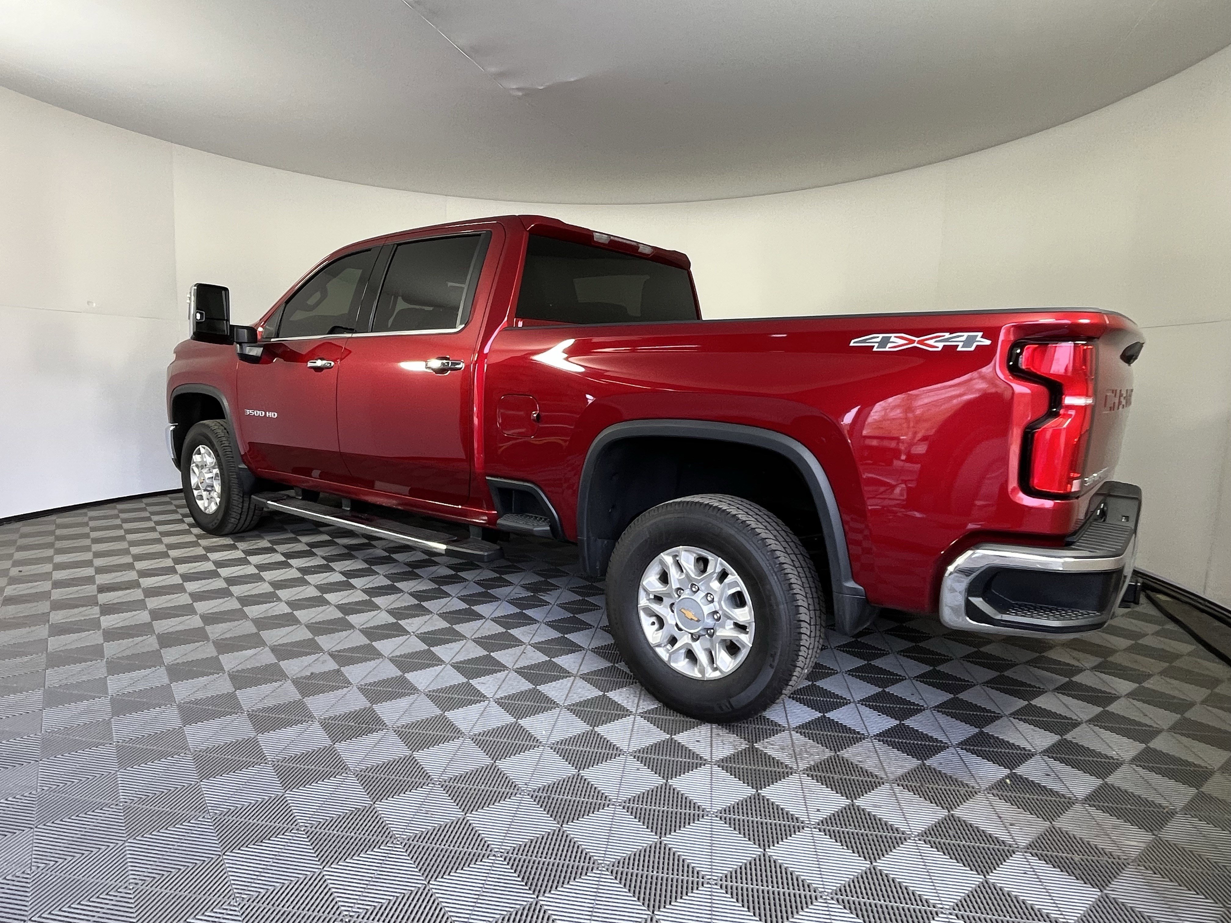 Used 2025 Chevrolet Silverado 3500 LTZ image 3