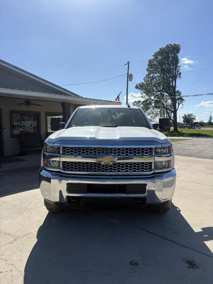 Used 2019 Chevrolet Silverado 2500 W/T AWD/4WD image 2