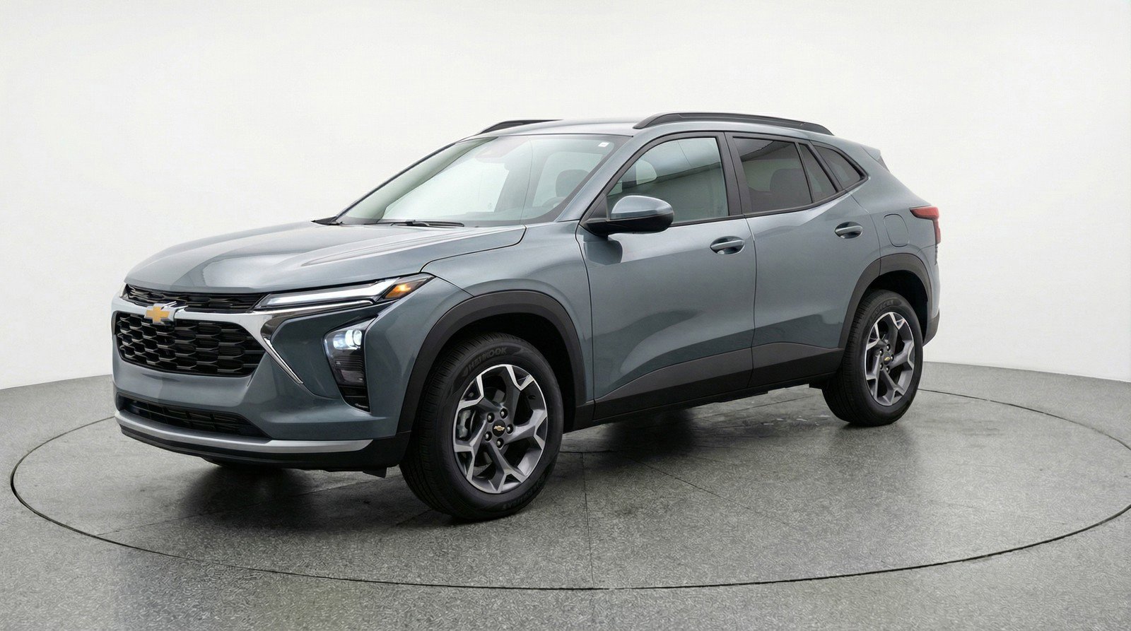 Used 2025 Chevrolet Trax LT image 3