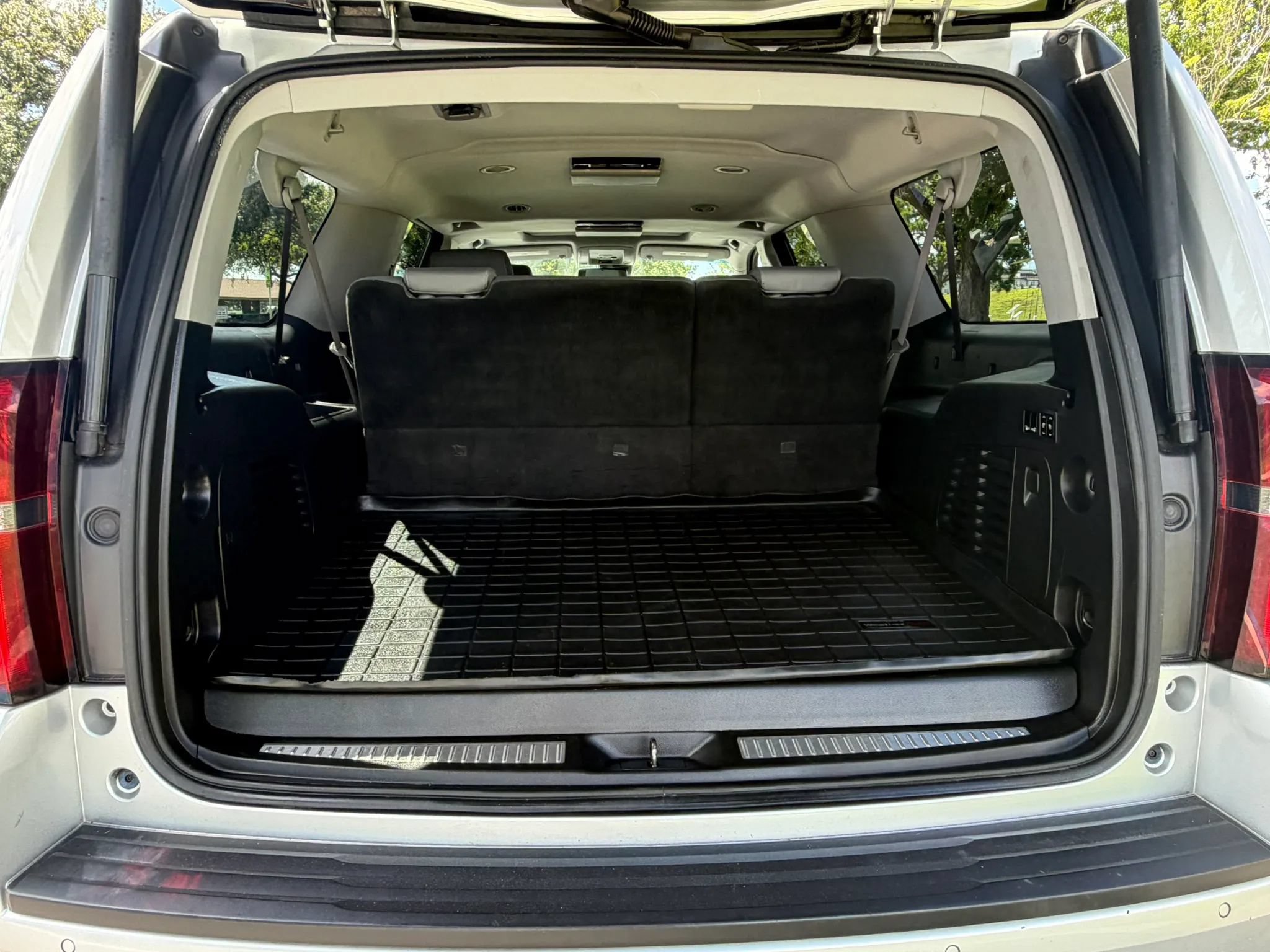 Used 2017 Chevrolet Suburban LT AWD/4WD image 13