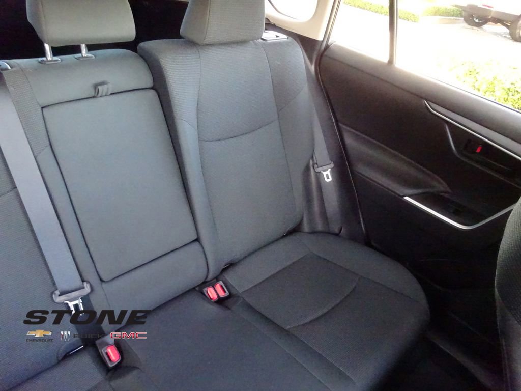 Used 2021 Toyota RAV4 LE w/ Carpet Mat Package (TMS) image 17