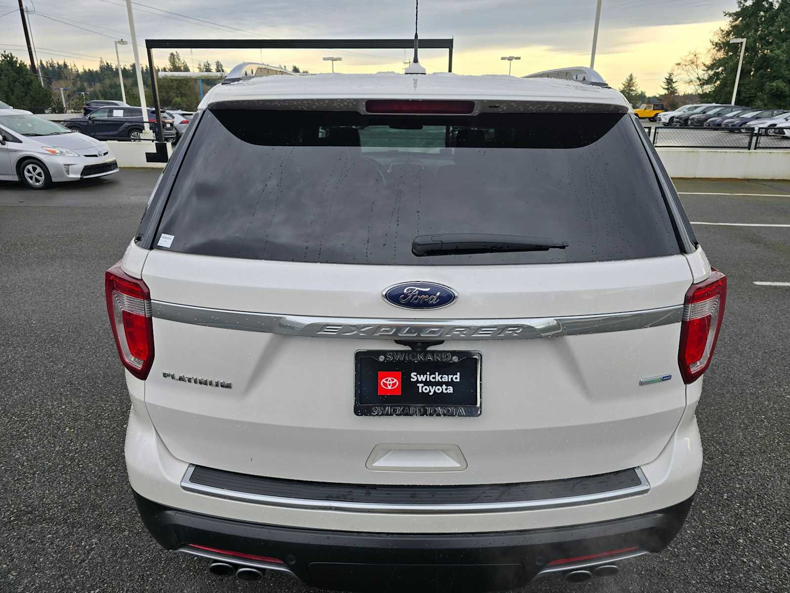 Used 2018 Ford Explorer Platinum image 13