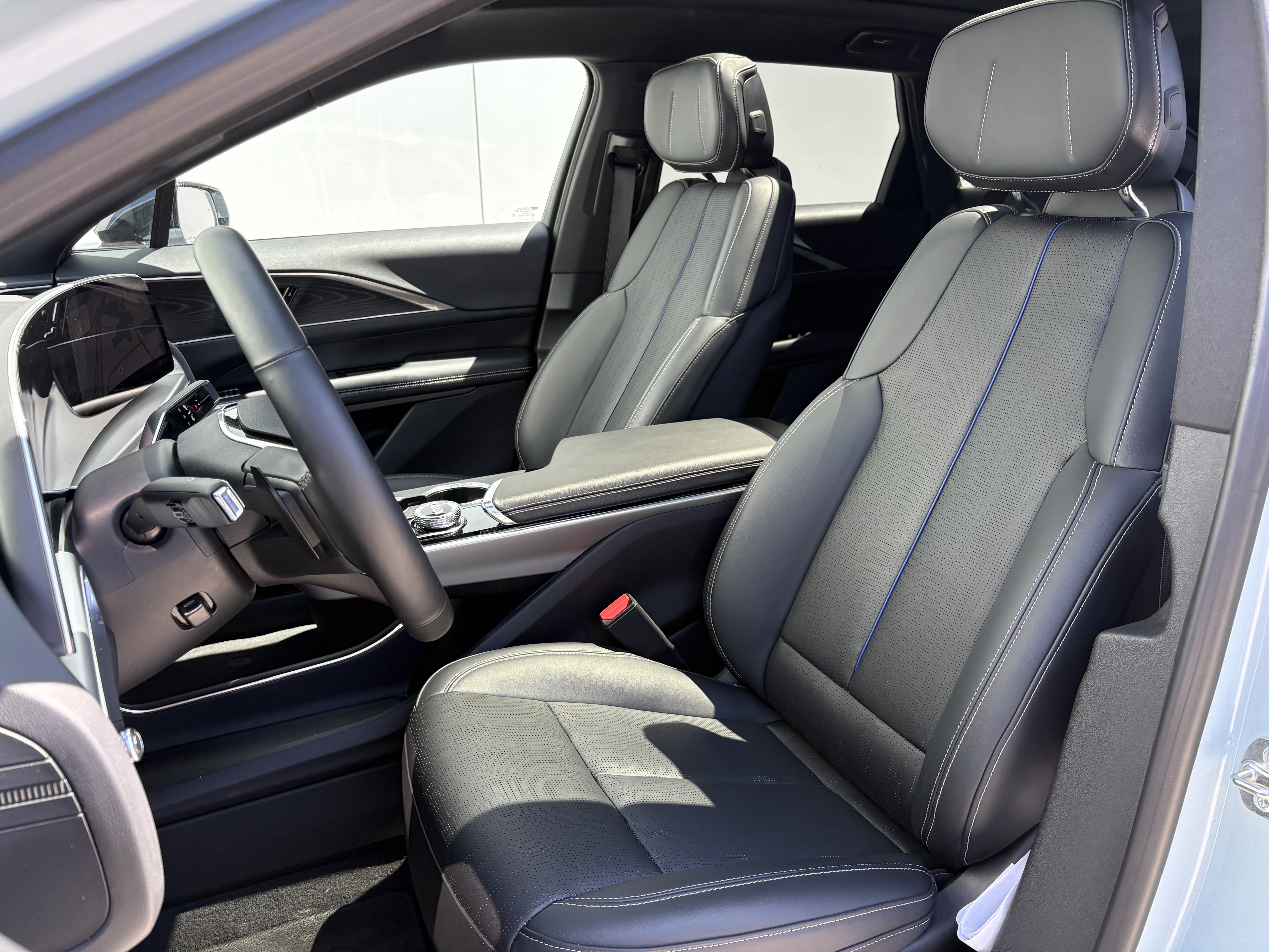 Certified 2024 Cadillac Lyriq Sport AWD/4WD image 11