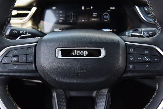 Used 2024 Jeep Grand Cherokee Altitude AWD/4WD image 20