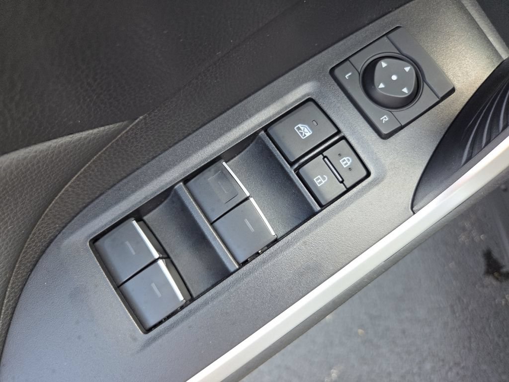 Used 2025 Toyota RAV4 XLE w/ Convenience Package AWD/4WD image 33