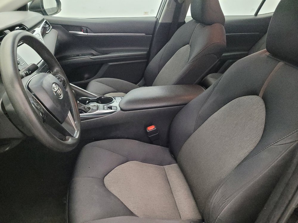 Used 2018 Toyota Camry LE image 17