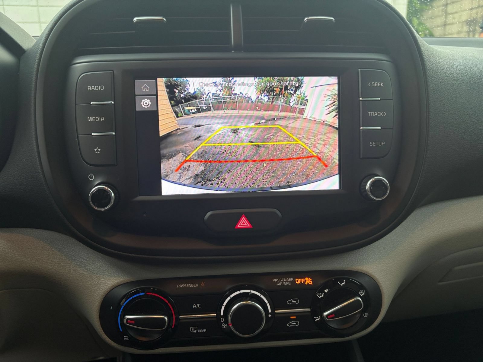 Used 2025 Kia Soul LX w/ LX Technology Package FWD image 20