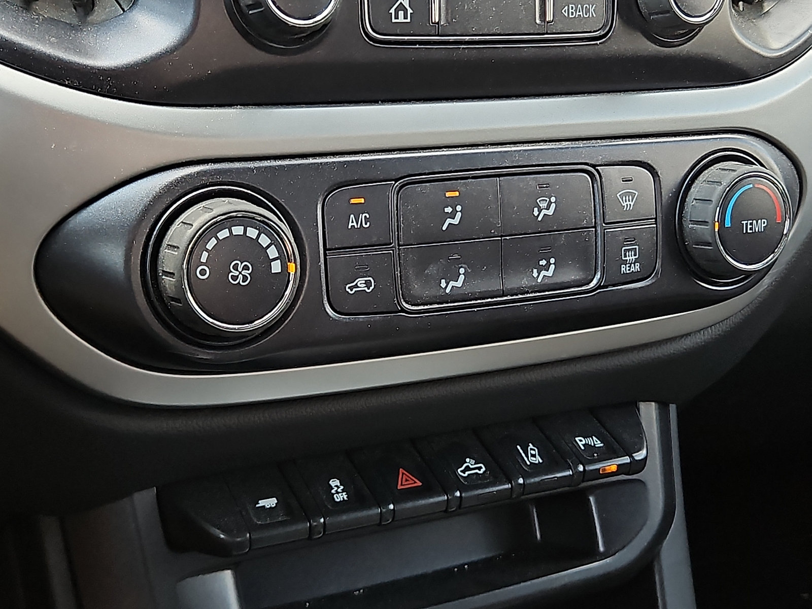 Used 2020 Chevrolet Colorado LT w/ Safety Package AWD/4WD image 15