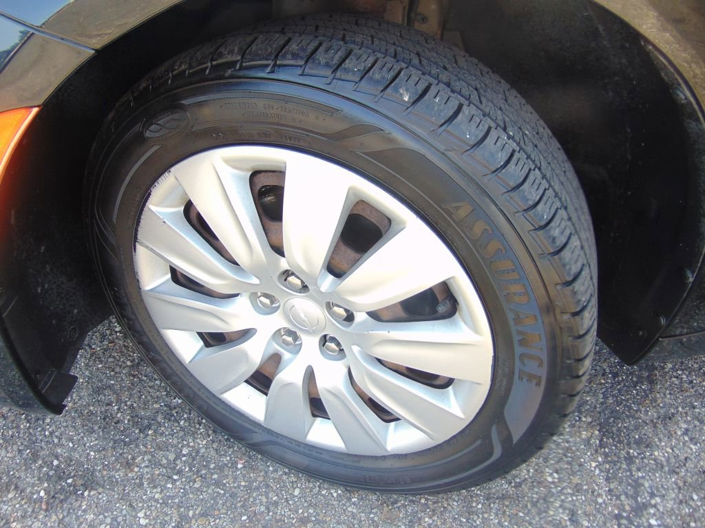 Used 2016 Chrysler 200 LX image 23