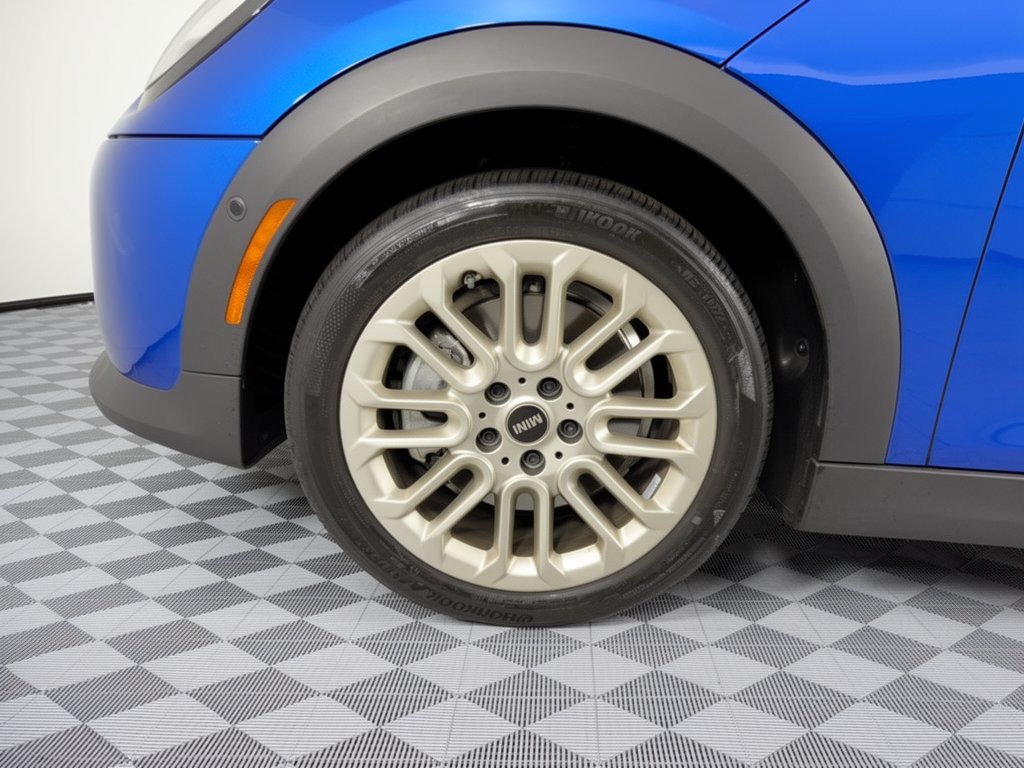 Certified 2025 MINI Cooper 4-Door Hardtop FWD image 13