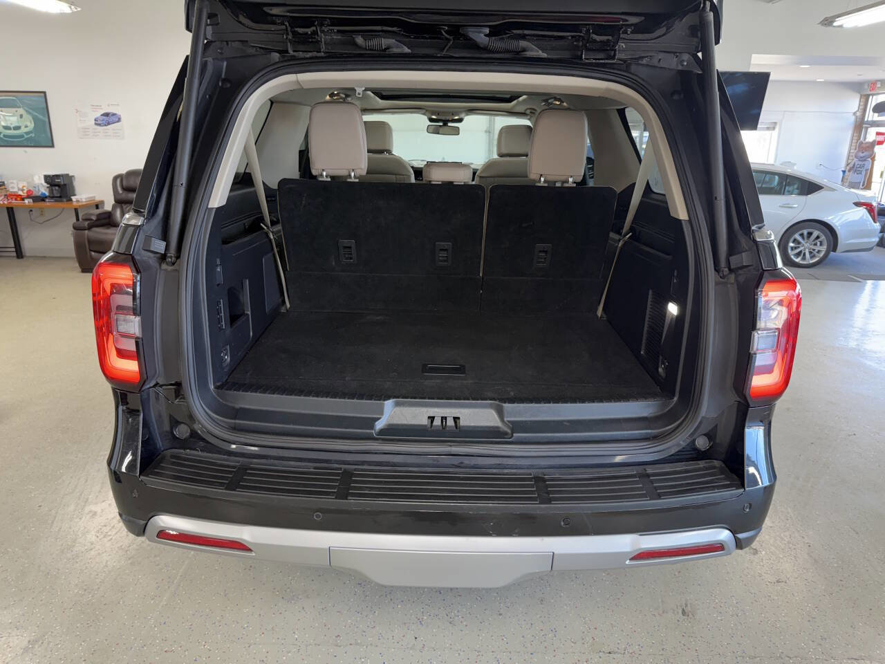 Used 2024 Ford Expedition Max Limited image 33