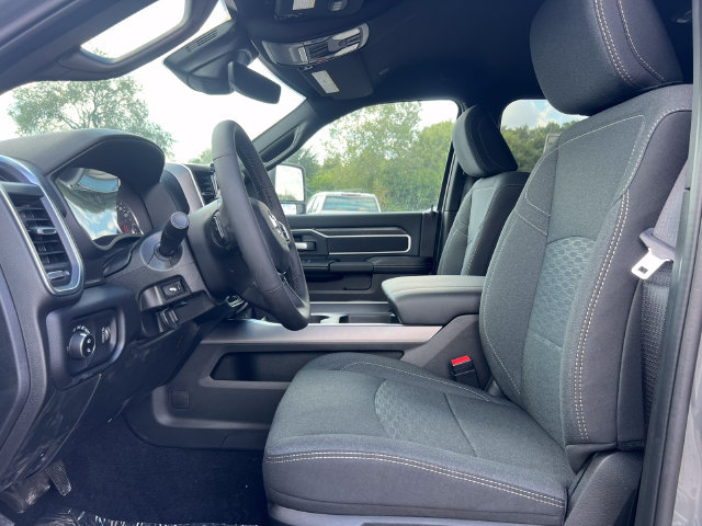 New 2027 RAM 3500 Big Horn AWD/4WD image 3