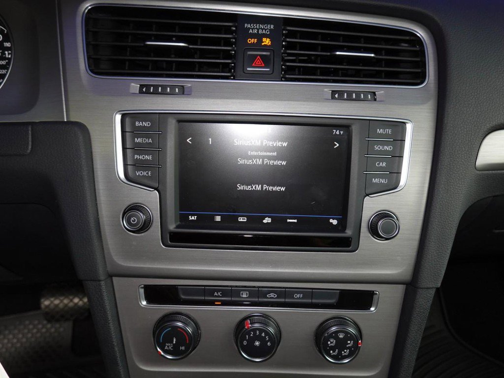 Used 2017 Volkswagen Golf S image 12