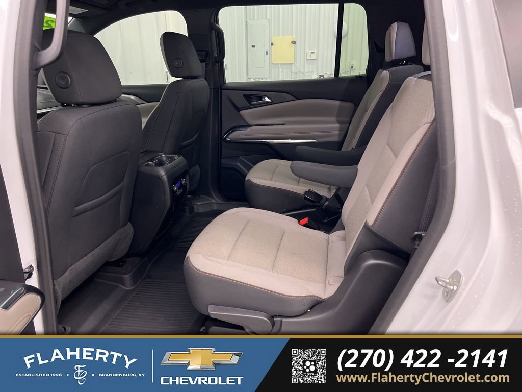 Used 2024 Chevrolet Traverse LT FWD image 11