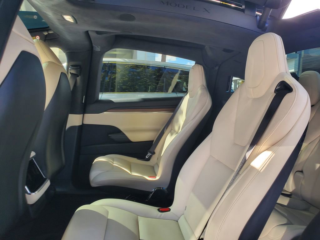 Used 2023 Tesla Model X image 12