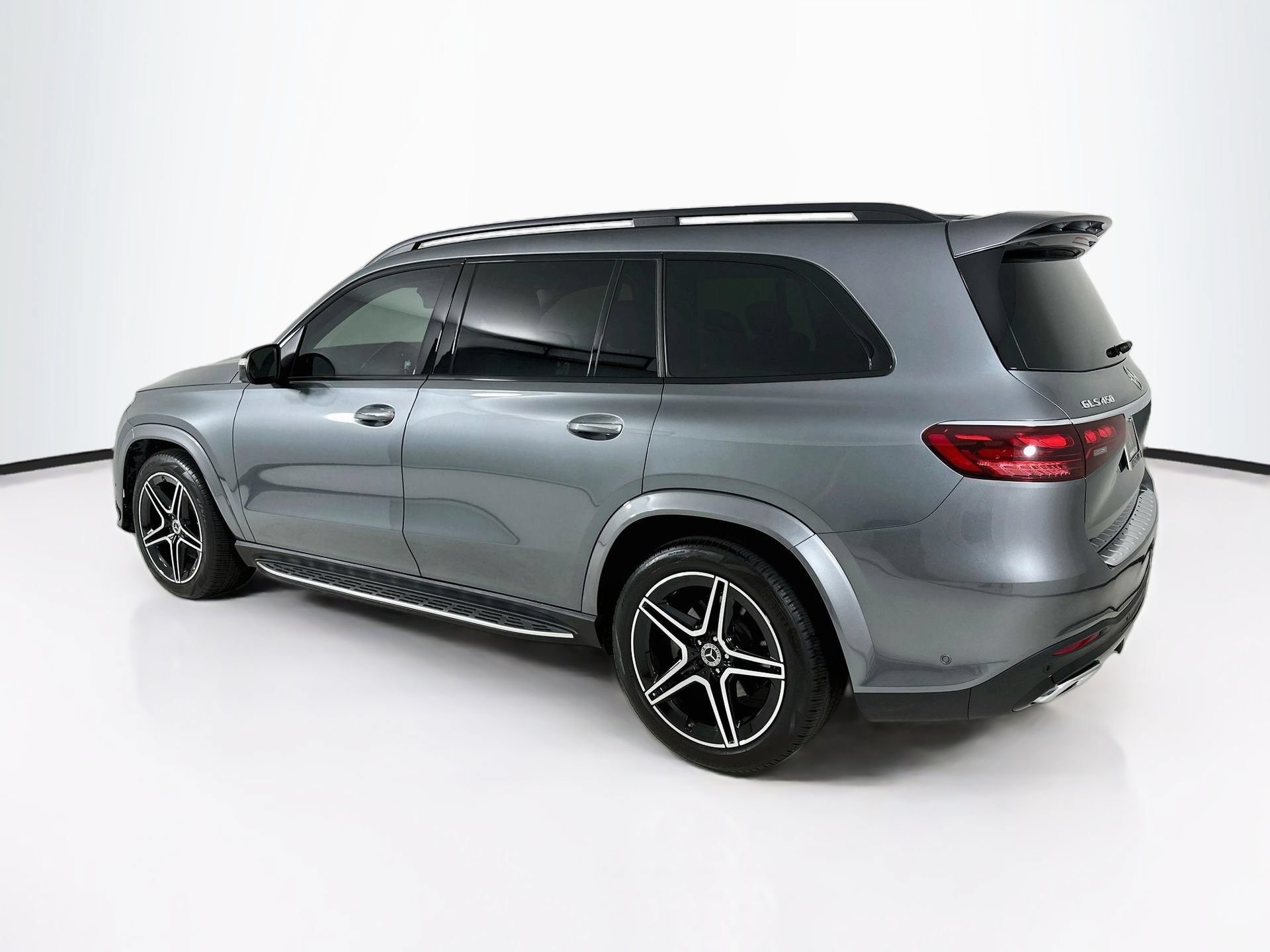 Used 2024 Mercedes-Benz GLS 450 4MATIC image 6