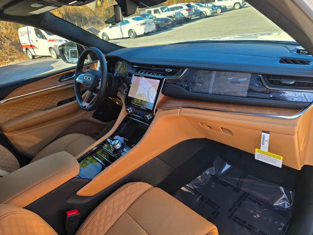 New 2025 Jeep Grand Cherokee Summit image 27