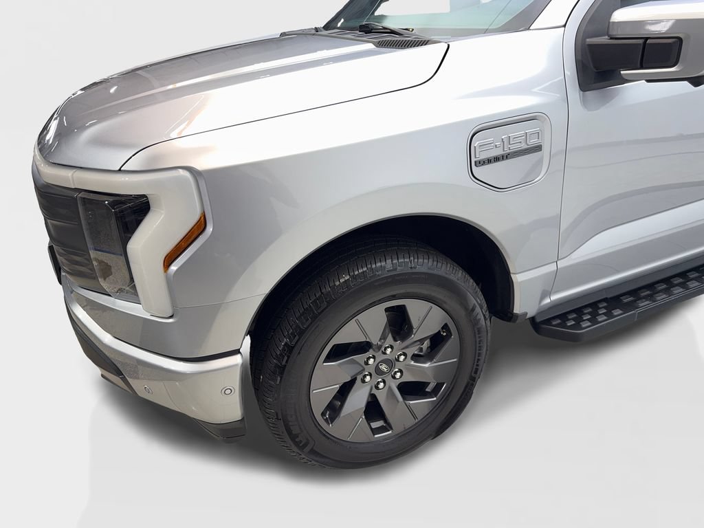 Used 2022 Ford F150 Lightning Lariat w/ Equipment Group 511A High AWD/4WD image 17
