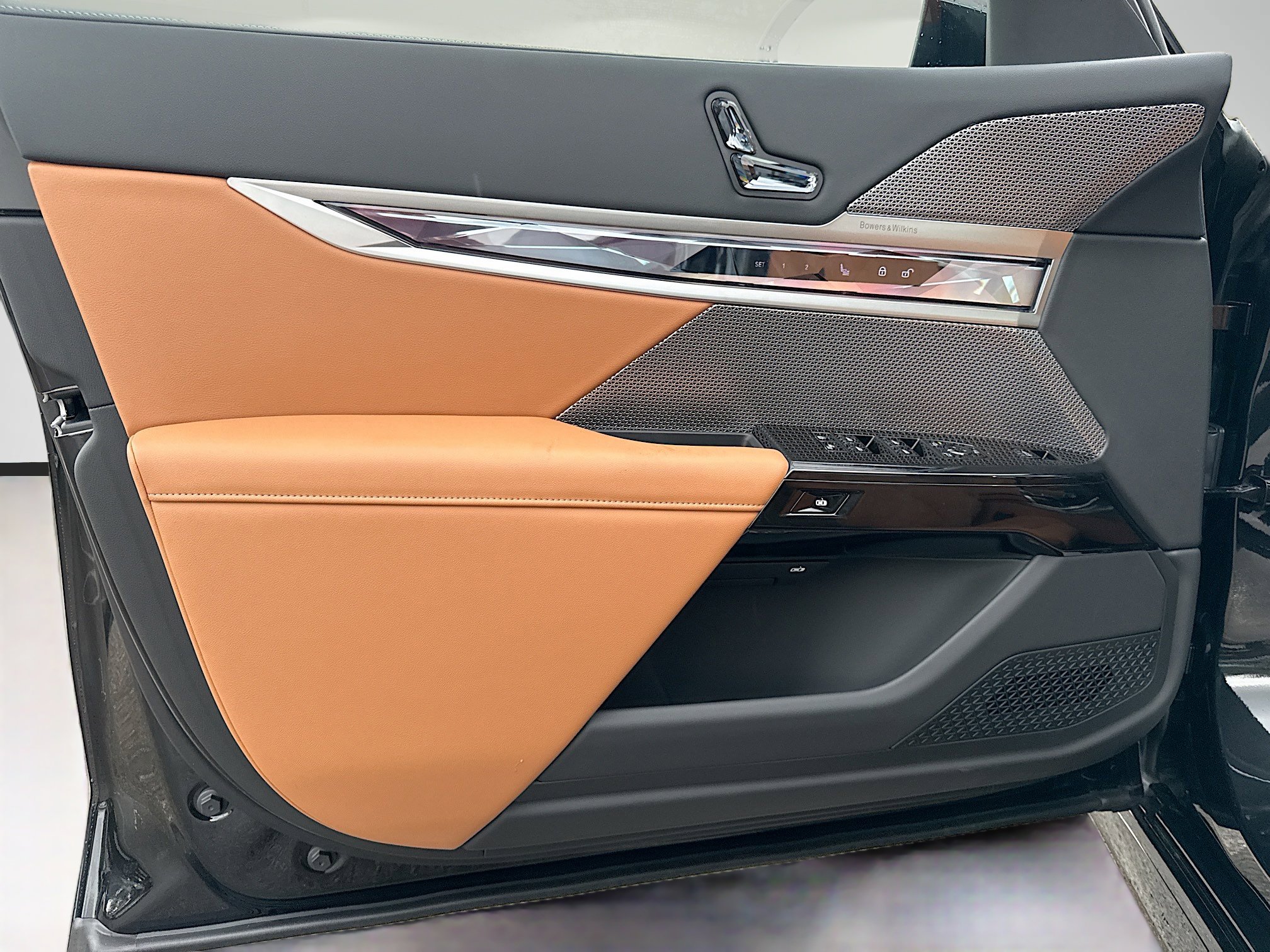 New 2026 BMW 740i xDrive w/ Premium Package image 22