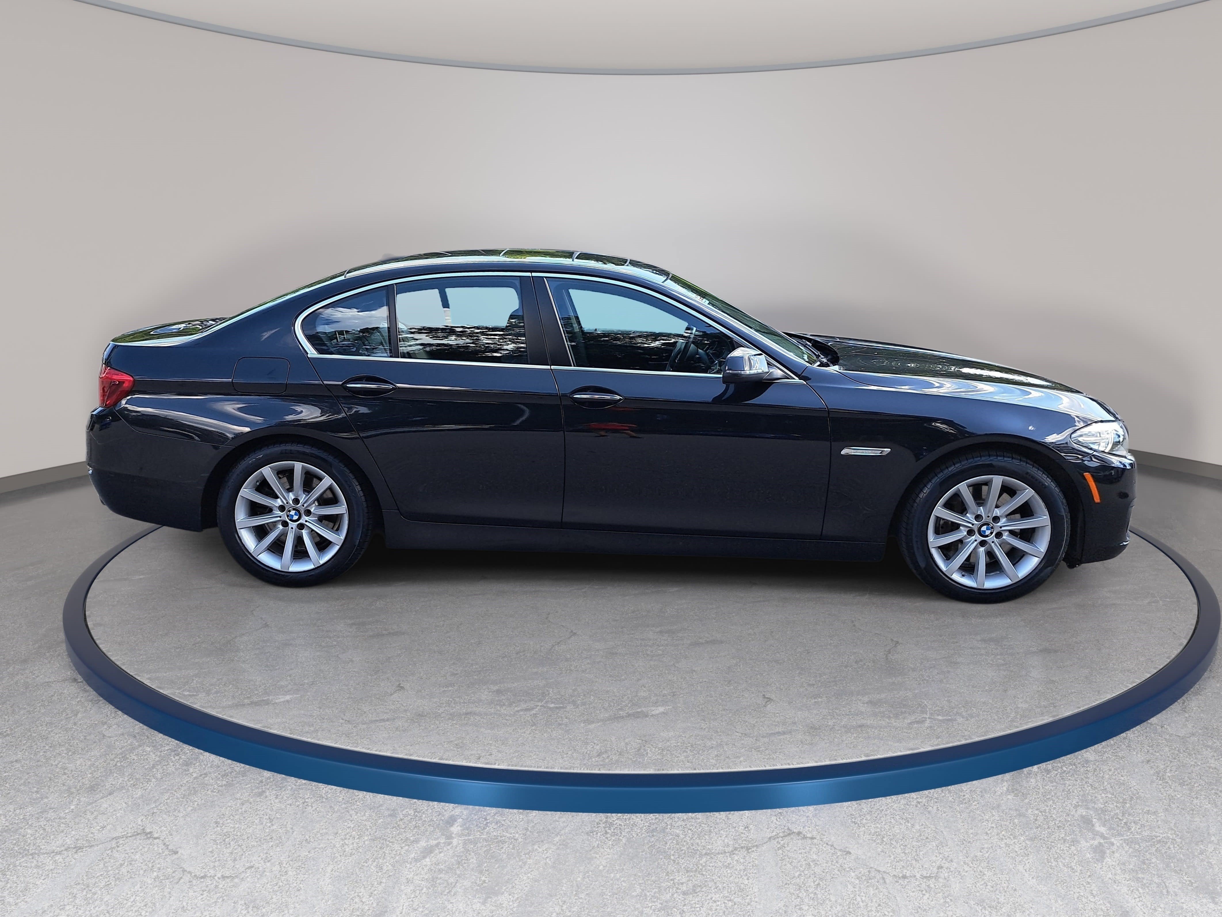 Used 2015 BMW 535i xDrive Sedan AWD/4WD image 4