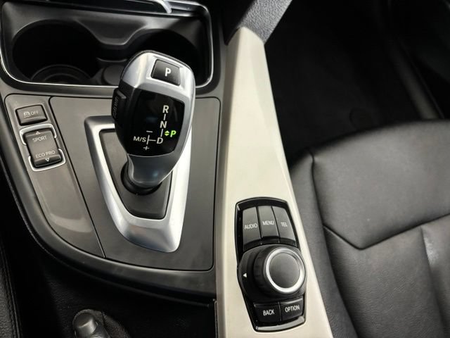 Used 2017 BMW 320i xDrive Sedan AWD/4WD image 17