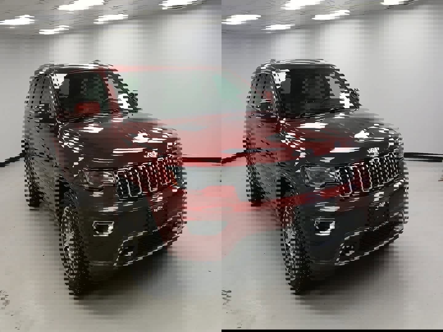 Used 2018 Jeep Grand Cherokee Limited image 2