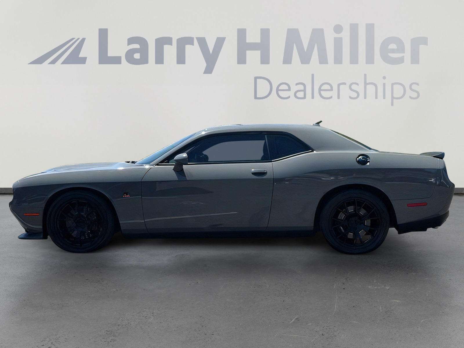 Used 2023 Dodge Challenger R/T Scat Pack RWD image 2